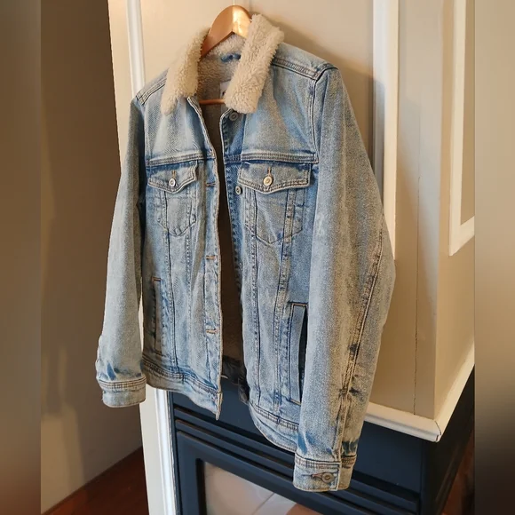 Hollister Faux Shearling Lined Denim Trucker Jacket Women's Medium - Picture 4 of 10